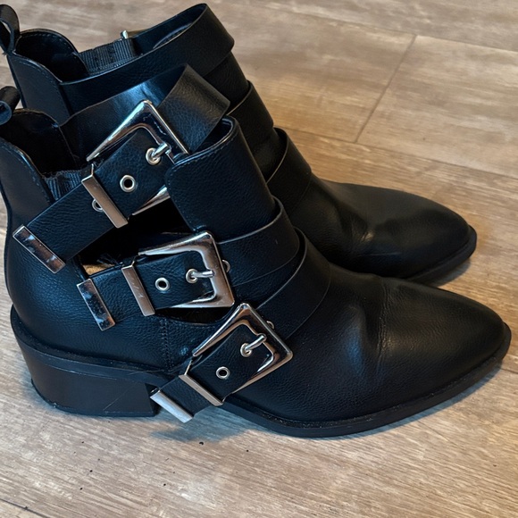 Pull and Bear Black Buckle Ankle Boots - Picture 2 of 5